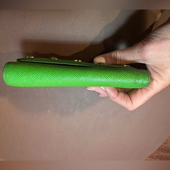 💚MCM Visetos Leather Trifold - Rare Green with Studded Logo Motifs - Picture 12 of 16